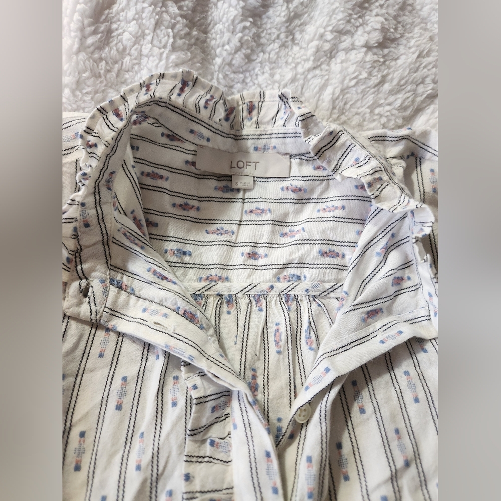 LOFT striped ruffle blouse with a small blue and pink pattern Cottagecore Size S